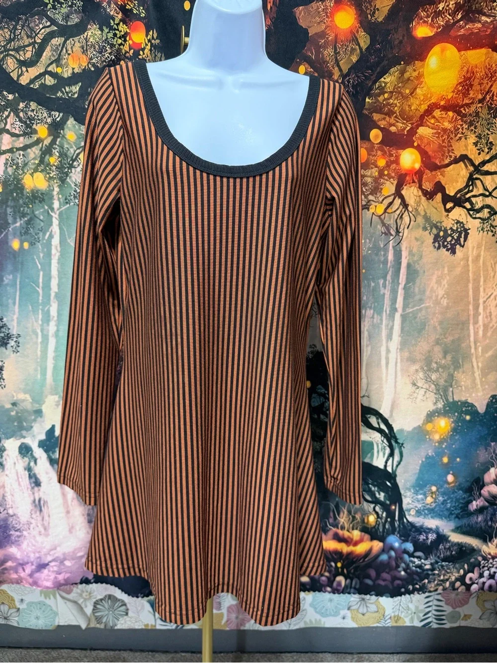 Urban Outfitters figure skimming